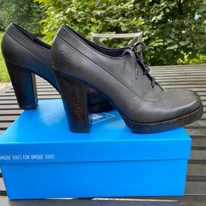 John Fluevog Hopscotch Oxford Black Size 9